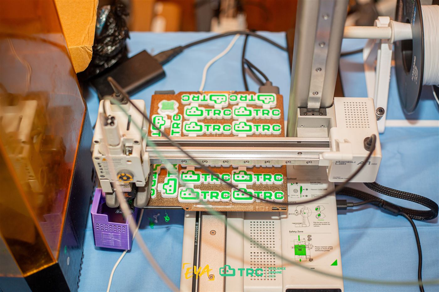 Fabrication des badges du TRC à la graveuse laser